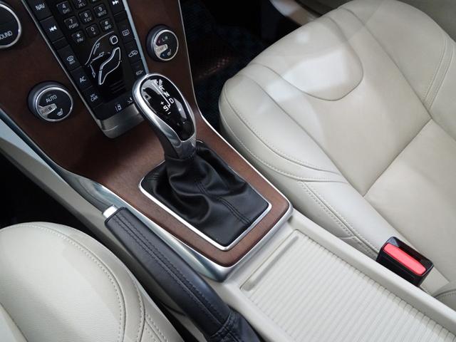 V40 D4 インスクリプション 後期型 記録簿 禁煙車 衝突軽減ブレーキ ブラインドスポット レーンキープ 直列4気筒2000CCディーゼルターボ アイシン製8速AT パノラマガラスルーフ(22枚目)