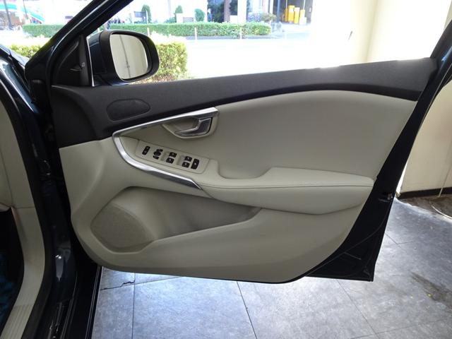 V40 D4 インスクリプション 後期型 記録簿 禁煙車 衝突軽減ブレーキ ブラインドスポット レーンキープ 直列4気筒2000CCディーゼルターボ アイシン製8速AT パノラマガラスルーフ(24枚目)