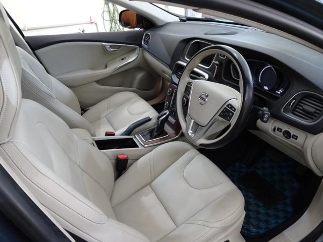 V40 D4 インスクリプション 後期型 記録簿 禁煙車 衝突軽減ブレーキ ブラインドスポット レーンキープ 直列4気筒2000CCディーゼルターボ アイシン製8速AT パノラマガラスルーフ(28枚目)
