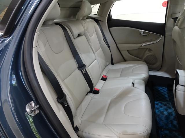 V40 D4 インスクリプション 後期型 記録簿 禁煙車 衝突軽減ブレーキ ブラインドスポット レーンキープ 直列4気筒2000CCディーゼルターボ アイシン製8速AT パノラマガラスルーフ(30枚目)