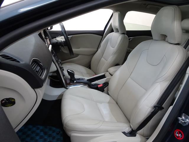 V40 D4 インスクリプション 後期型 記録簿 禁煙車 衝突軽減ブレーキ ブラインドスポット レーンキープ 直列4気筒2000CCディーゼルターボ アイシン製8速AT パノラマガラスルーフ(33枚目)