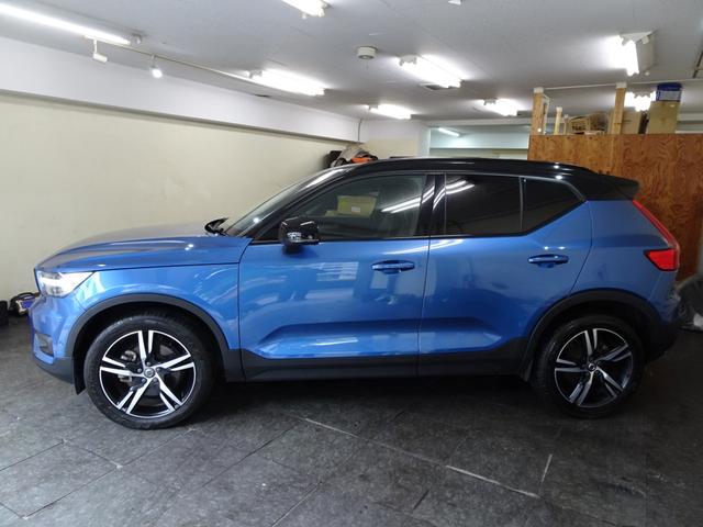 XC40 T4 AWD Rデザイン 記録簿 禁煙車 評価点4.5点 衝突軽減ブレーキ ブラインドスポット(BLIS) レーンキープ パイロットアシスト 直列4気筒2000CCターボ アイシン製8速AT カープレイ(12枚目)