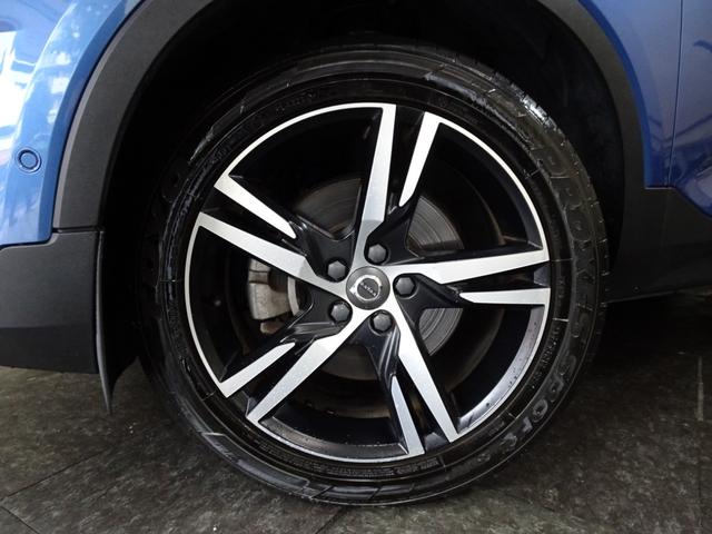 XC40 T4 AWD Rデザイン 記録簿 禁煙車 評価点4.5点 衝突軽減ブレーキ ブラインドスポット(BLIS) レーンキープ パイロットアシスト 直列4気筒2000CCターボ アイシン製8速AT カープレイ(17枚目)