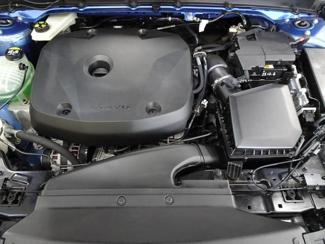 XC40 T4 AWD Rデザイン 記録簿 禁煙車 評価点4.5点 衝突軽減ブレーキ ブラインドスポット(BLIS) レーンキープ パイロットアシスト 直列4気筒2000CCターボ アイシン製8速AT カープレイ(18枚目)