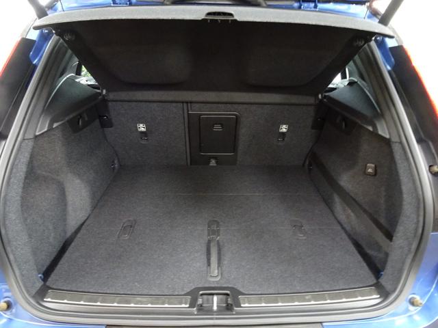 XC40 T4 AWD Rデザイン 記録簿 禁煙車 評価点4.5点 衝突軽減ブレーキ ブラインドスポット(BLIS) レーンキープ パイロットアシスト 直列4気筒2000CCターボ アイシン製8速AT カープレイ(41枚目)