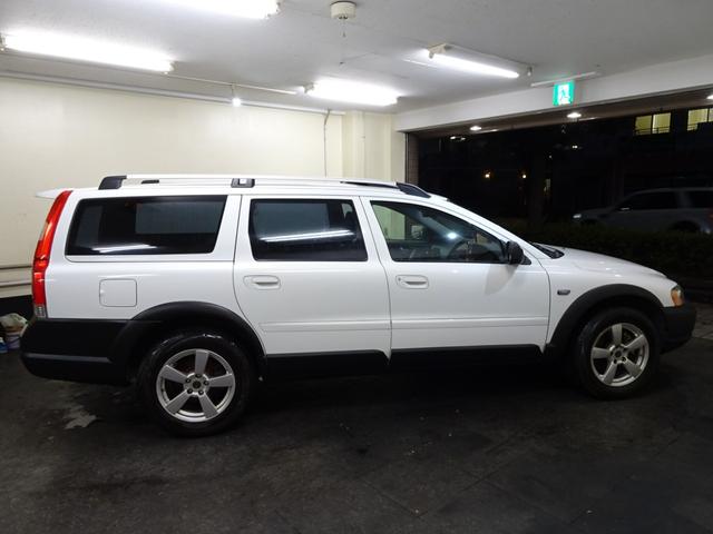 ＸＣ７０ ２．５Ｔ　記録簿　禁煙車　後期型　２００５年モデル　スペアキー　直列５気筒２５２０ＣＣターボ　アイシン製５速ＡＴ　ガラスサンルーフ　社外１８インチアルミ（12枚目）