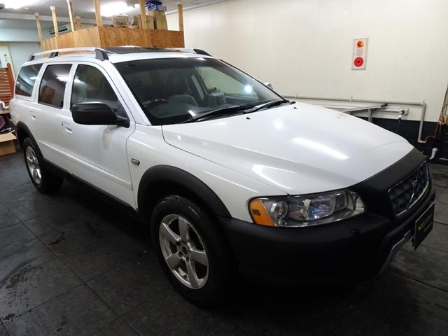 ＸＣ７０ ２．５Ｔ　記録簿　禁煙車　後期型　２００５年モデル　スペアキー　直列５気筒２５２０ＣＣターボ　アイシン製５速ＡＴ　ガラスサンルーフ　社外１８インチアルミ（14枚目）