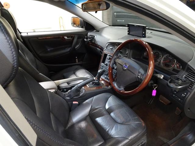 ＸＣ７０ ２．５Ｔ　記録簿　禁煙車　後期型　２００５年モデル　スペアキー　直列５気筒２５２０ＣＣターボ　アイシン製５速ＡＴ　ガラスサンルーフ　社外１８インチアルミ（32枚目）