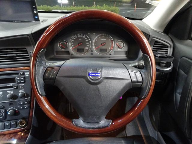 ＸＣ７０ ２．５Ｔ　記録簿　禁煙車　後期型　２００５年モデル　スペアキー　直列５気筒２５２０ＣＣターボ　アイシン製５速ＡＴ　ガラスサンルーフ　社外１８インチアルミ（41枚目）