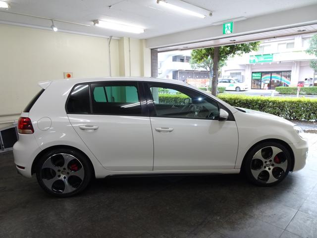 ゴルフ GTI 下取車 記録簿 禁煙車 スペアキー 7速DSG パドルシフト(11枚目)