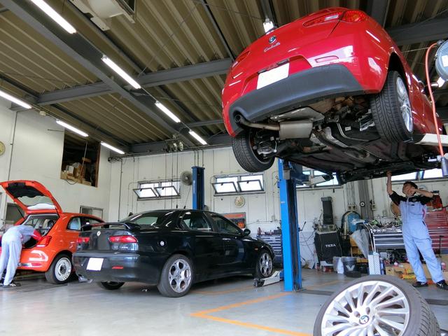 トナーレ プラグインハイブリッドＱ４　ヴェローチェ　アダプティブクルーズコントロール　衝突軽減ブレーキ　レーンキープアシスト　ブラックレザー　純正ナビ　全周囲カメラ　Ｃａｒｐｌａｙ　ｈａｒｍａｎ／ｃａｒｄｏｎ　純正２０インチＡＷ　当店デモカー（61枚目）