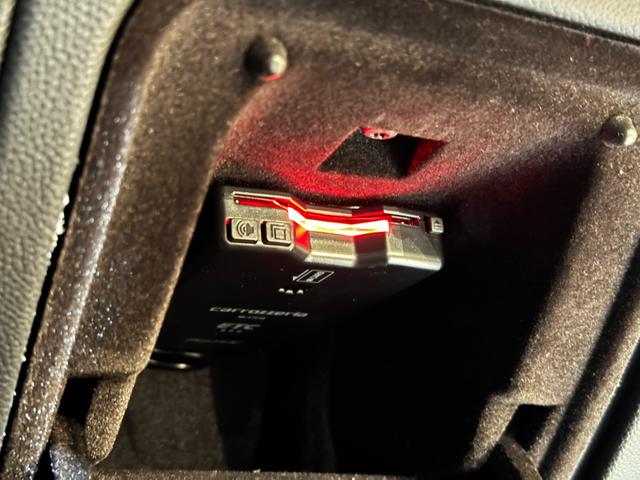 ステルヴィオ ２．０ターボ　Ｑ４ヴェローチェ　アダプティブクルーズコントロール　衝突軽減ブレーキ　レーンキープアシスト　黒革シート　純正ナビ　バックカメラ　Ｃａｒｐｌａｙ　Ｆシートヒーター　パワーバックドア　純正２１インチアルミ　現行モデル（12枚目）