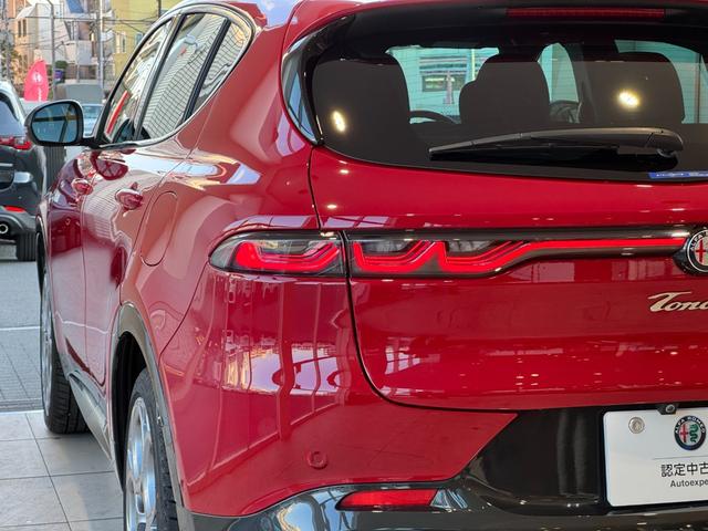 トナーレ プラグインハイブリッドＱ４　ヴェローチェ　アダプティブクルーズコントロール　衝突軽減ブレーキ　レーンキープアシスト　純正ナビ　全周囲カメラ　Ｃａｒｐｌａｙ　黒革シート　シートヒーター　クリアランスソナー　純正２０インチアルミ　弊社下取車（22枚目）