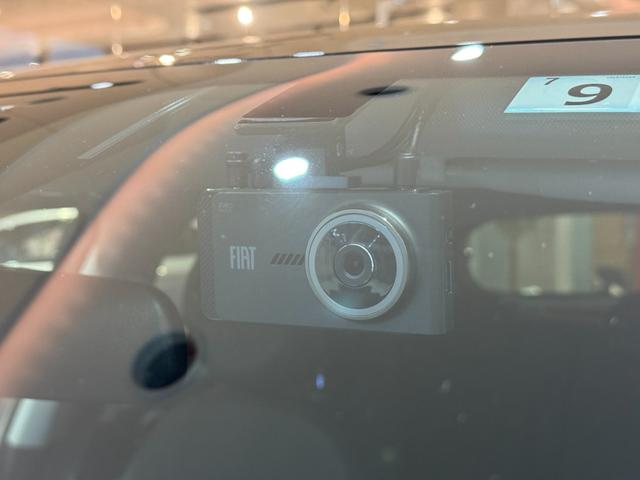 ５００Ｘ インフィニート　アダプティブクルーズコントロール　レーンキープアシスト　衝突軽減ブレーキ　電動ソフトトップ　本革シート　２ＤＩＮナビ　Ｂカメラ　フルセグ　前後ドラレコ　シートヒーター　クリアランスソナー　純正ＡＷ（8枚目）
