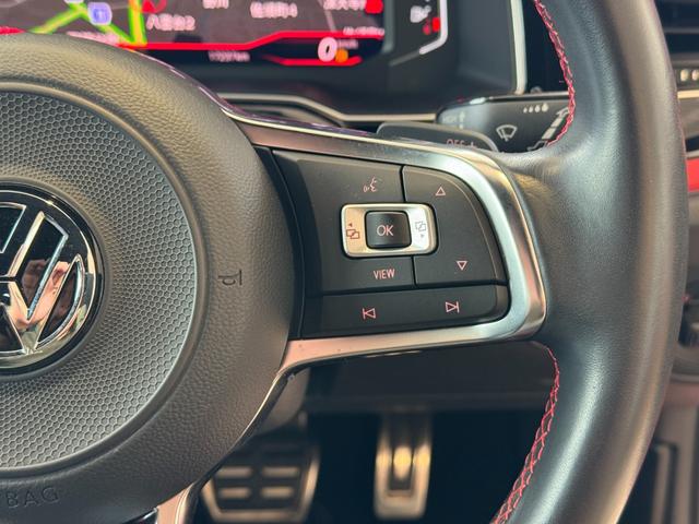 ポロＧＴＩ 　アダプティブクルーズコントロール　レーンキープアシスト　衝突軽減ブレーキ　純正ナビ　バックカメラ　純正アルミホイール１７インチ　ｃａｒｐｌａｙ　デジタルメータークラスター　フルセグ　ドライブレコーダー（31枚目）