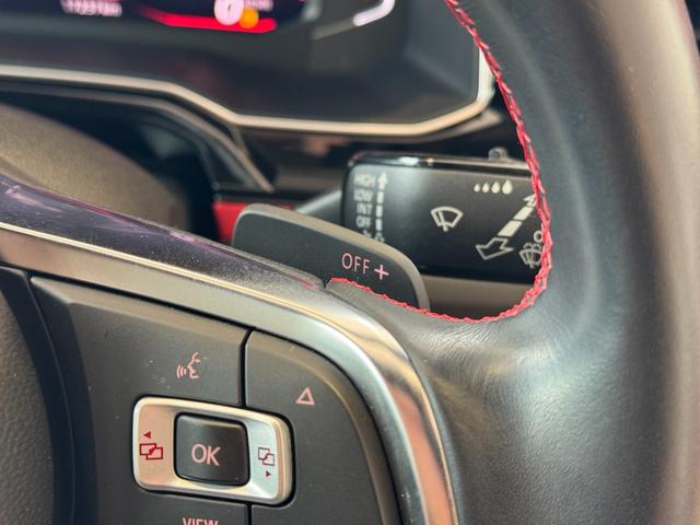 ポロＧＴＩ 　アダプティブクルーズコントロール　レーンキープアシスト　衝突軽減ブレーキ　純正ナビ　バックカメラ　純正アルミホイール１７インチ　ｃａｒｐｌａｙ　デジタルメータークラスター　フルセグ　ドライブレコーダー（32枚目）