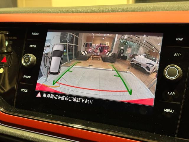 ポロGTI ベースグレード アダプティブクルーズコントロール 衝突軽減ブレーキ 純正ナビ バックカメラ 前後ドラレコ ETC Carplay Bluetooth 前後センサー 純正17インチアルミ(9枚目)