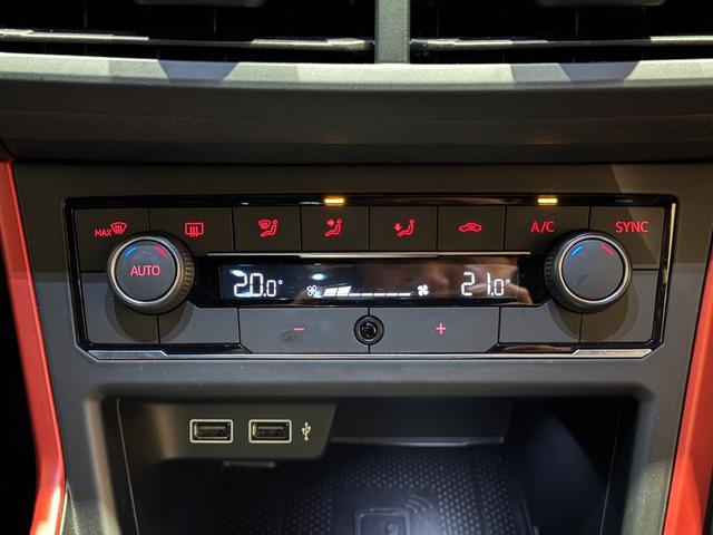 ポロGTI ベースグレード アダプティブクルーズコントロール 衝突軽減ブレーキ 純正ナビ バックカメラ 前後ドラレコ ETC Carplay Bluetooth 前後センサー 純正17インチアルミ(16枚目)
