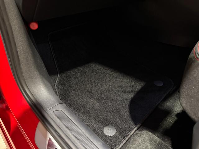 ポロGTI ベースグレード アダプティブクルーズコントロール 衝突軽減ブレーキ 純正ナビ バックカメラ 前後ドラレコ ETC Carplay Bluetooth 前後センサー 純正17インチアルミ(36枚目)