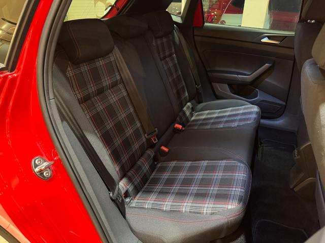 ポロGTI ベースグレード アダプティブクルーズコントロール 衝突軽減ブレーキ 純正ナビ バックカメラ 前後ドラレコ ETC Carplay Bluetooth 前後センサー 純正17インチアルミ(38枚目)