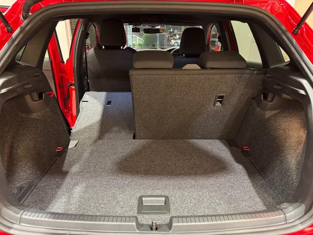 ポロGTI ベースグレード アダプティブクルーズコントロール 衝突軽減ブレーキ 純正ナビ バックカメラ 前後ドラレコ ETC Carplay Bluetooth 前後センサー 純正17インチアルミ(41枚目)