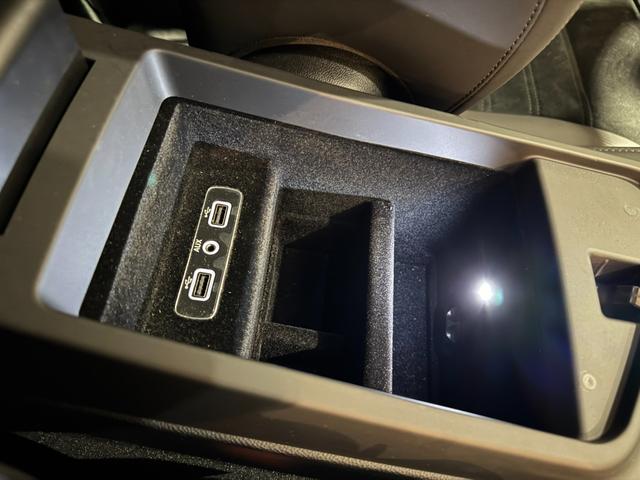 ステルヴィオ クアドリフォリオ アダプティブクルーズコントロール レーンキープアシスト 衝突軽軽減ブレーキ Carplay バックカメラ 前後ドラレコ ETC HID 純正20インチアルミ ワンオーナー(21枚目)