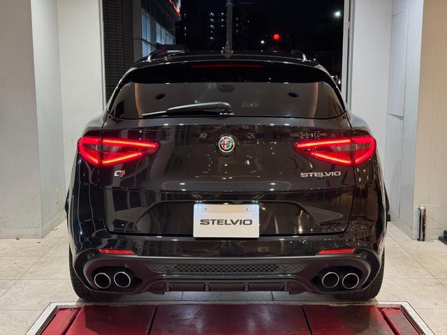 ステルヴィオ クアドリフォリオ アダプティブクルーズコントロール レーンキープアシスト 衝突軽軽減ブレーキ Carplay バックカメラ 前後ドラレコ ETC HID 純正20インチアルミ ワンオーナー(22枚目)