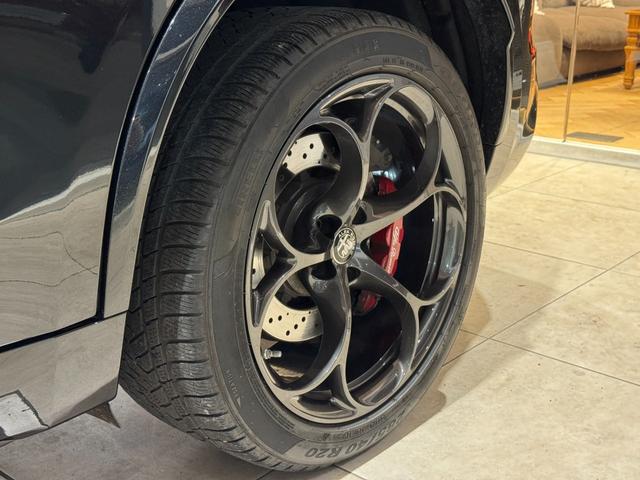 ステルヴィオ クアドリフォリオ アダプティブクルーズコントロール レーンキープアシスト 衝突軽軽減ブレーキ Carplay バックカメラ 前後ドラレコ ETC HID 純正20インチアルミ ワンオーナー(27枚目)