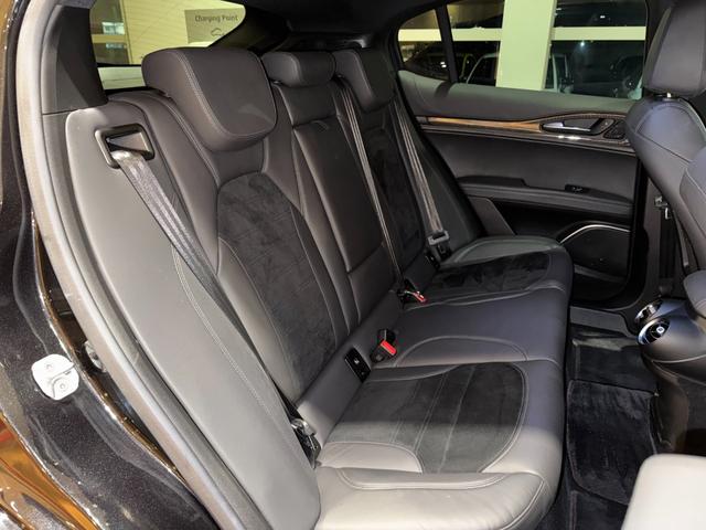 ステルヴィオ クアドリフォリオ アダプティブクルーズコントロール レーンキープアシスト 衝突軽軽減ブレーキ Carplay バックカメラ 前後ドラレコ ETC HID 純正20インチアルミ ワンオーナー(43枚目)