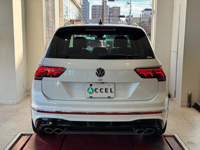 ティグアン Ｒ　ＡＣＣ　本革シート　純正ナビ　全周囲カメラ　ＥＴＣ　Ｃａｒｐｌａｙ　シートヒーター　リアパークセンサー　デジタルメータークラスター　ＬＥＤヘッドライト　純正２１インチナビ（18枚目）