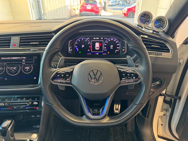 ティグアン Ｒ　ＡＣＣ　本革シート　純正ナビ　全周囲カメラ　ＥＴＣ　Ｃａｒｐｌａｙ　シートヒーター　リアパークセンサー　デジタルメータークラスター　ＬＥＤヘッドライト　純正２１インチナビ（27枚目）