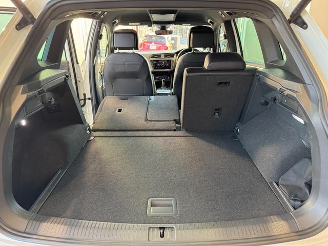 ティグアン Ｒ　ＡＣＣ　本革シート　純正ナビ　全周囲カメラ　ＥＴＣ　Ｃａｒｐｌａｙ　シートヒーター　リアパークセンサー　デジタルメータークラスター　ＬＥＤヘッドライト　純正２１インチナビ（42枚目）