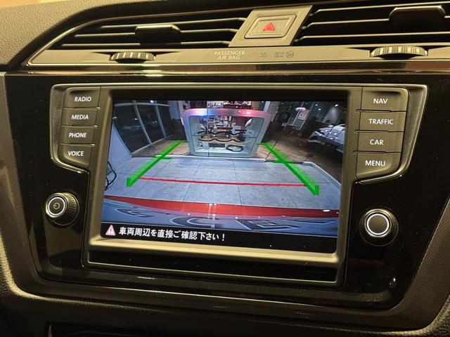 ゴルフトゥーラン ＴＳＩ　Ｒライン　ＡＣＣ　レーンキープアシスト　衝突軽減ブレーキ　純正ナビ　バックカメラ　Ｂｌｕｅｔｏｏｔｈ　ＥＴＣ　ＬＥＤヘッドライト　純正１７インチアルミ（7枚目）