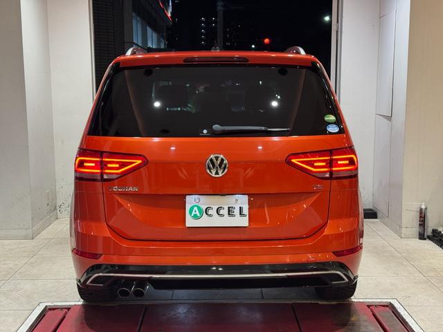 ゴルフトゥーラン ＴＳＩ　Ｒライン　ＡＣＣ　レーンキープアシスト　衝突軽減ブレーキ　純正ナビ　バックカメラ　Ｂｌｕｅｔｏｏｔｈ　ＥＴＣ　ＬＥＤヘッドライト　純正１７インチアルミ（17枚目）