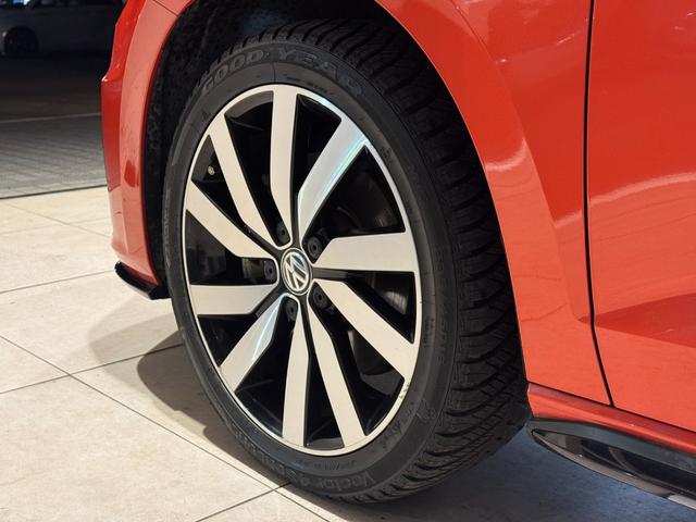 ゴルフトゥーラン ＴＳＩ　Ｒライン　ＡＣＣ　レーンキープアシスト　衝突軽減ブレーキ　純正ナビ　バックカメラ　Ｂｌｕｅｔｏｏｔｈ　ＥＴＣ　ＬＥＤヘッドライト　純正１７インチアルミ（20枚目）