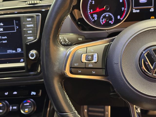 ゴルフトゥーラン ＴＳＩ　Ｒライン　ＡＣＣ　レーンキープアシスト　衝突軽減ブレーキ　純正ナビ　バックカメラ　Ｂｌｕｅｔｏｏｔｈ　ＥＴＣ　ＬＥＤヘッドライト　純正１７インチアルミ（27枚目）