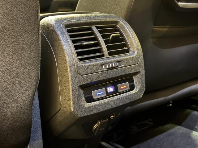 ゴルフトゥーラン ＴＳＩ　Ｒライン　ＡＣＣ　レーンキープアシスト　衝突軽減ブレーキ　純正ナビ　バックカメラ　Ｂｌｕｅｔｏｏｔｈ　ＥＴＣ　ＬＥＤヘッドライト　純正１７インチアルミ（35枚目）