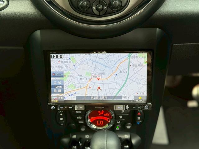 ＭＩＮＩ クーパーＳ　クラブマン　禁煙車／社外ナビ（・バックモニター・Ｂｌｕｅｔｏｏｔｈ・ＴＶ）／障害物センサー／ブラックキセノンヘッドライト／１６インチブラックアルミホイール／ドライブレコーダー／ＥＴＣ／・取説・記録簿・スペアキー有（12枚目）