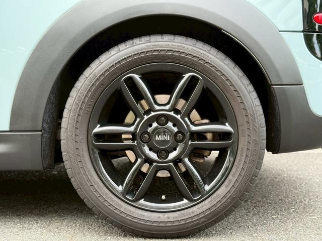 ＭＩＮＩ クーパーＳ　クラブマン　禁煙車／社外ナビ（・バックモニター・Ｂｌｕｅｔｏｏｔｈ・ＴＶ）／障害物センサー／ブラックキセノンヘッドライト／１６インチブラックアルミホイール／ドライブレコーダー／ＥＴＣ／・取説・記録簿・スペアキー有（32枚目）