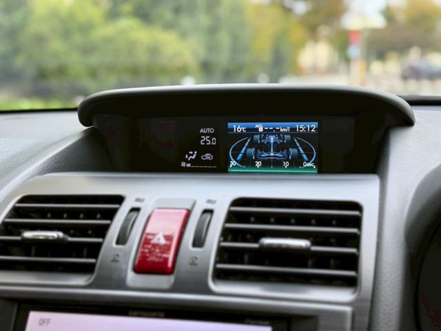 インプレッサスポーツ 2.0i-Sアイサイト ワンオーナー/禁煙車/ユーザー買取車/運転席パワーシート/カロッツェリアナビ/Bluetooth/バックモニター/ハーフレザーシート/17インチAW/ETC(14枚目)