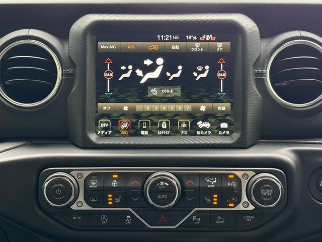 ジープ・ラングラーアンリミテッド サハラ ワンオーナー/禁煙車/ホイール付きスタッドレスタイヤ有/グロスブラック18AW/レザシート/LEDヘッドライト/バックカメラ/ショートアンテナ/Apple CarPlay対応(13枚目)