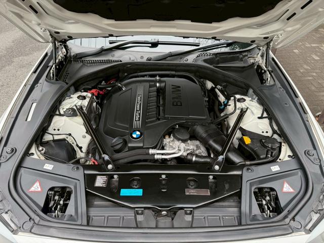 �������胁���e�i���X����Ă������ԁB�L�^����c���Ă���܂��I