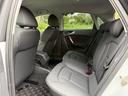 セカンドシートも綺麗に保たれています。