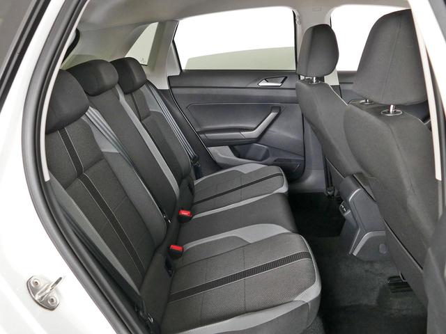 ポロ ＴＳＩ　Ｒライン　１５００ｃｃＴＳＩエンジン　セーフティ　テクノロジーＰＫＧ　純正ナビ　バックカメラ　障害物センサー　デジタルメーター　ドライブレコーダー　ＬＥＤヘッドライト　ＡＣＣ　後方死角検知機能　駐車支援システム（11枚目）