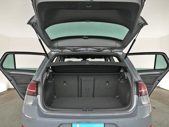 ゴルフＧＴＩ ＴＣＲ　全国限定６００台ＧＴＩ　ＴＣＲ　専用１９インチＡＷ　純正ナビＴＶ　バックカメラ　障害物センサー　ＬＥＤヘッドライト　ＡＣＣ　後方死角検知機能　禁煙使用　認定中古車保証１年付（14枚目）