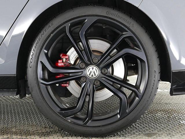 ゴルフＧＴＩ ＴＣＲ　全国限定６００台ＧＴＩ　ＴＣＲ　専用１９インチＡＷ　純正ナビＴＶ　バックカメラ　障害物センサー　ＬＥＤヘッドライト　ＡＣＣ　後方死角検知機能　禁煙使用　認定中古車保証１年付（22枚目）