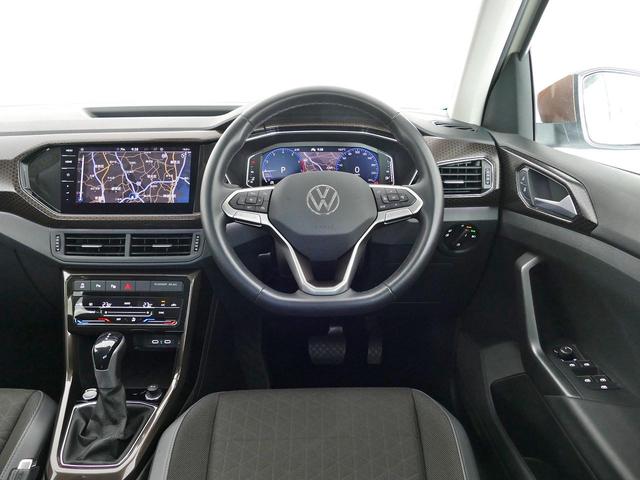 Ｔ－クロス カッパースタイル　当社デモカー使用車両　特別仕様車カッパー　純正ナビ　バックカメラ　障害物センサー　デジタルメーター　専用１７インチＡＷ　ＡＣＣ　ＬＥＤヘッドライト　後方死角検知機能　駐車支援システム　禁煙ワンオーナー（27枚目）