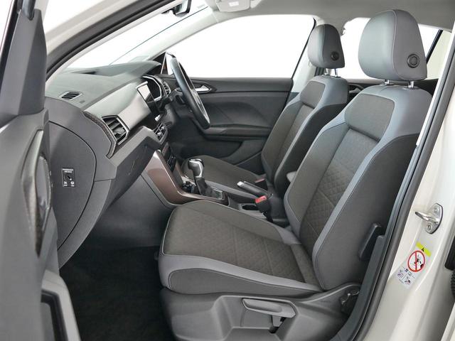 Ｔ－クロス カッパースタイル　当社デモカー使用車両　特別仕様車カッパー　純正ナビ　バックカメラ　障害物センサー　デジタルメーター　専用１７インチＡＷ　ＡＣＣ　ＬＥＤヘッドライト　後方死角検知機能　駐車支援システム　禁煙ワンオーナー（28枚目）