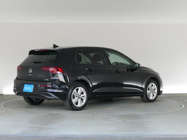 ゴルフ ｅＴＳＩアクティブ　テクノロジーＰＫＧ　純正ナビ　バックカメラ　障害物センサー　デジタルメーター　ｃａｒｐｌａｙ対応　ＩＱ．ＬＥＤヘッドライト　ＡＣＣ　マイルドハイブリッド　禁煙使用　ワンオーナー　認定中古車保証１年付（52枚目）