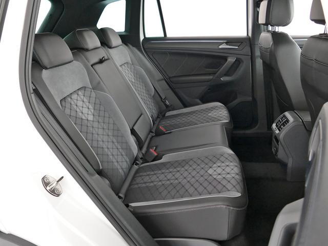 ティグアン TSI 4モーション Rライン フルタイム4WD、純正ナビ、アダプティブクルーズコントロール、レーンキープアシスト、ブラインドスポット、液晶メータークラスター、アラウンドビューモニター、前後パーキングセンサー(11枚目)